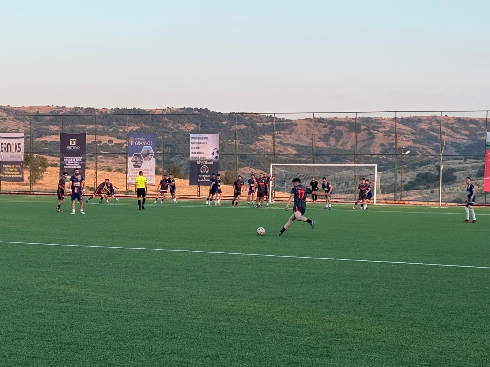 FUTBOL ŞÖLENİ BAŞLADI