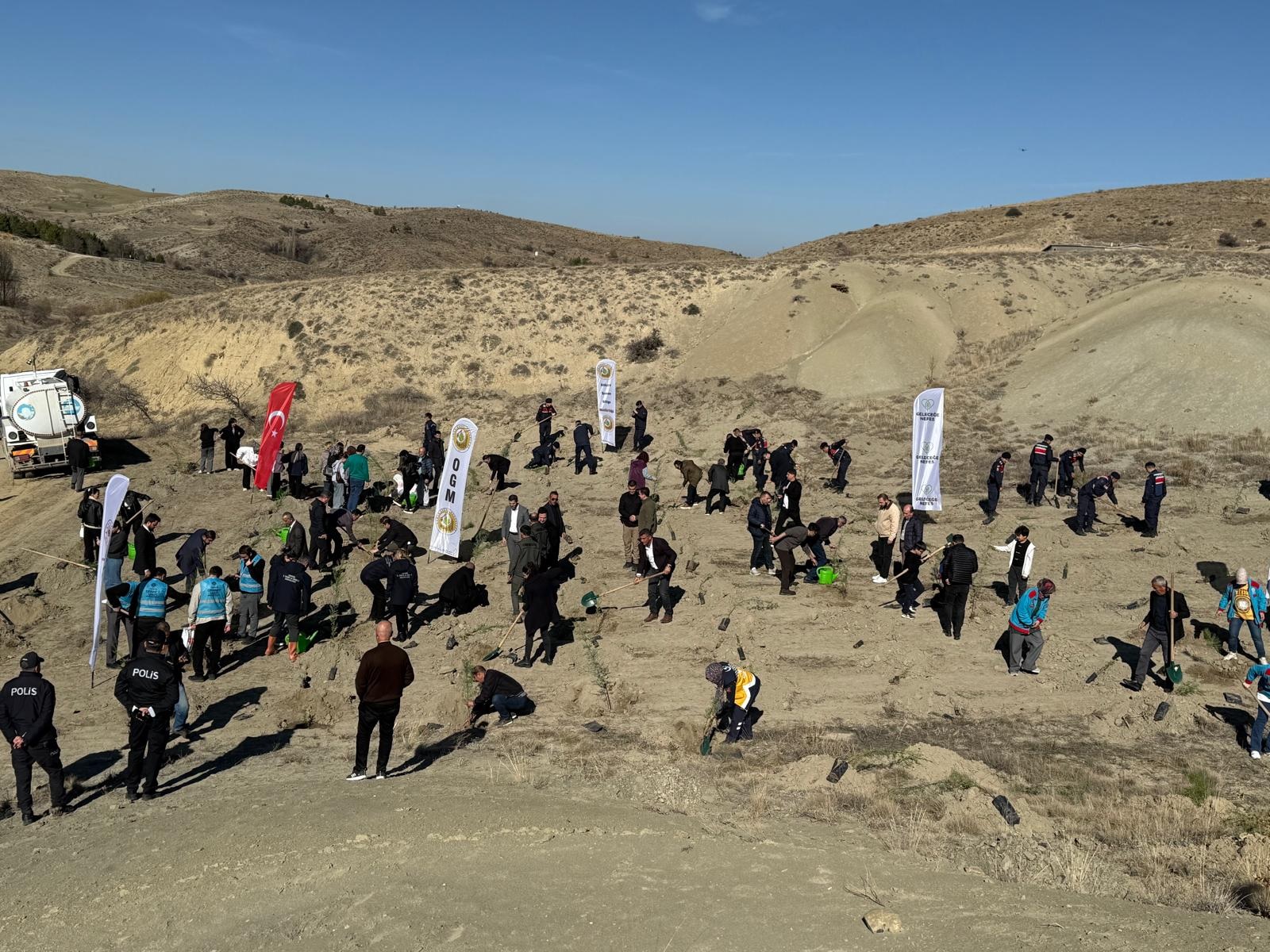 500 FİDAN TOPRAKLA BULUŞTU