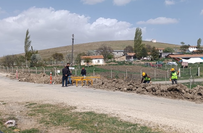 BİR YANDA SEVİNÇ,  BİR YANDA MAĞDURİYET