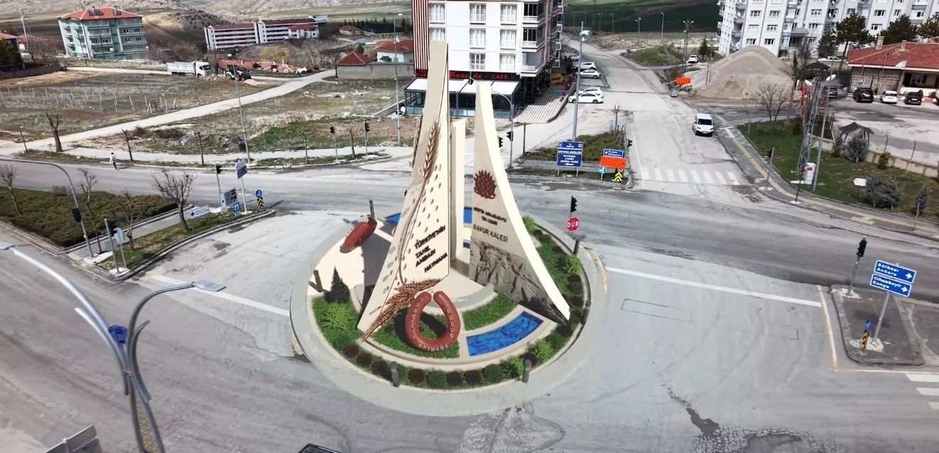 IŞIKLI KAVŞAĞA  3 MOTİFLİ TASARIM